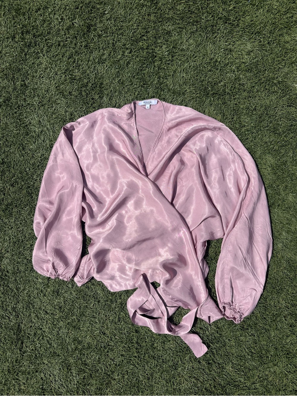 ✨ Berlook pink/Mauve satin-finish wrap blouse
